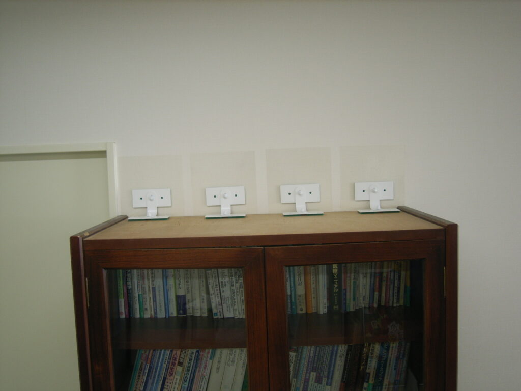 secured book case with Pro7 KPS5-1