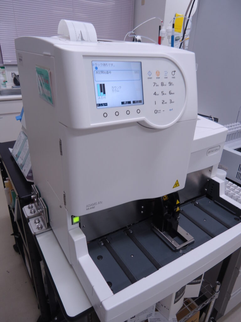 Glycated hemoglobin analyzer