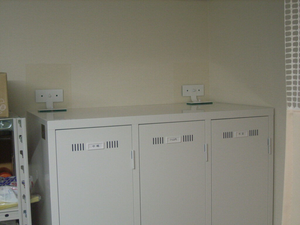 secured locker with Pro7 KPS5-1